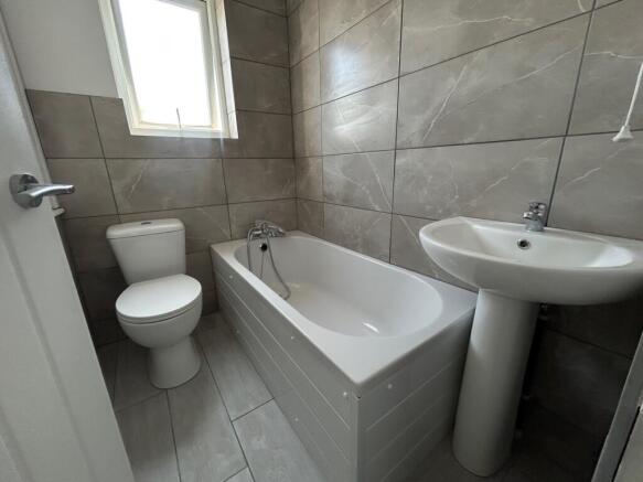 3 bed Terraced for sale Image 10
