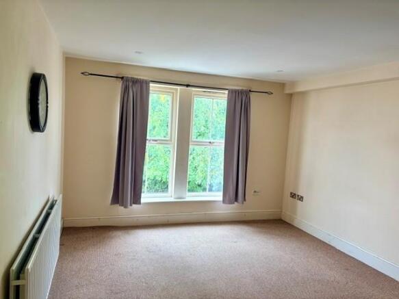 2 bed House to rent Image 7
