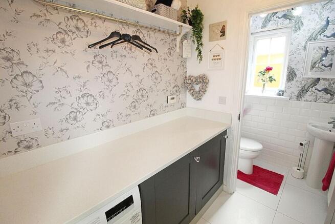 4 bed Detached for sale Image 12