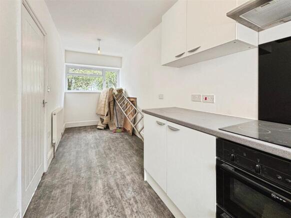 3 bed Terraced for sale Image 5