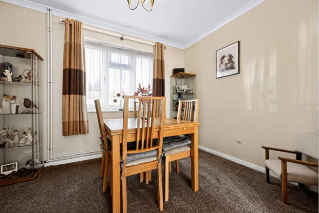 Beecroft Way, Dunstable photo 4