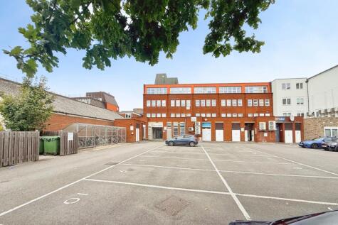 Victoria Road, Farnborough, Hampshire, GU14
