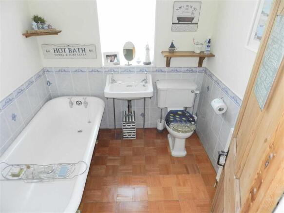 HOUSE BATHROOM