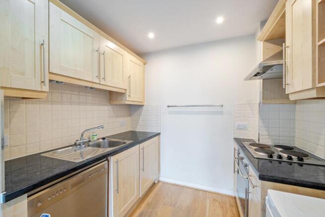 2 bed Flat for sale Image 6