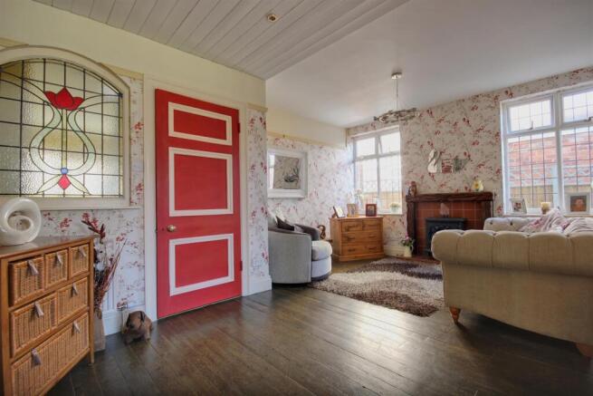 4 bed Semi-Detached for sale Image 6