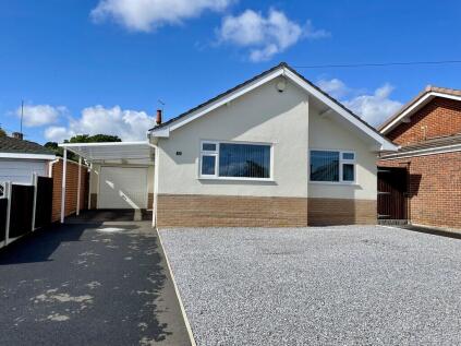 Lewesdon Drive, Broadstone