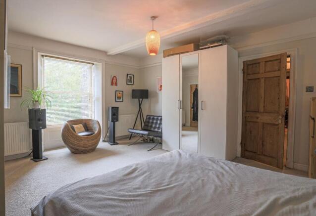 2 bed Apartment for sale Image 5