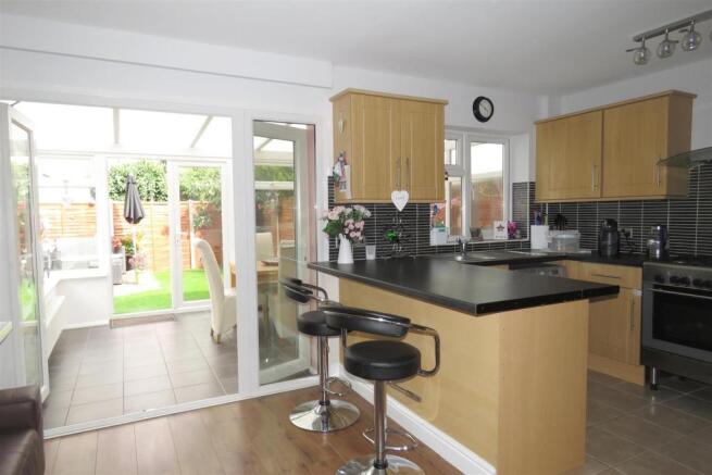 DINING AREA.JPG