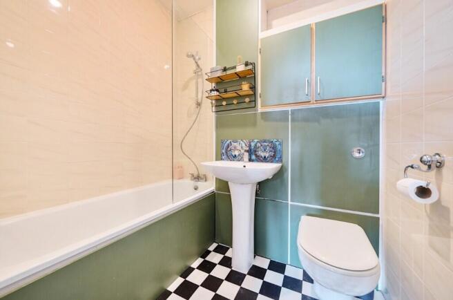 Ensuite bathroom