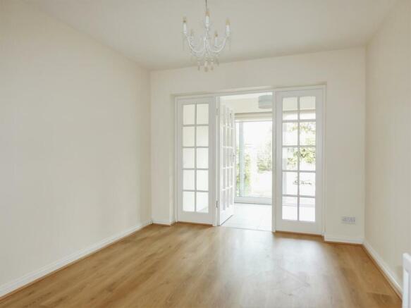 Lounge/Dining Room