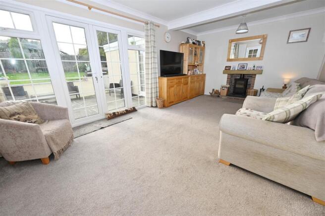 4 bed Detached for sale Image 7