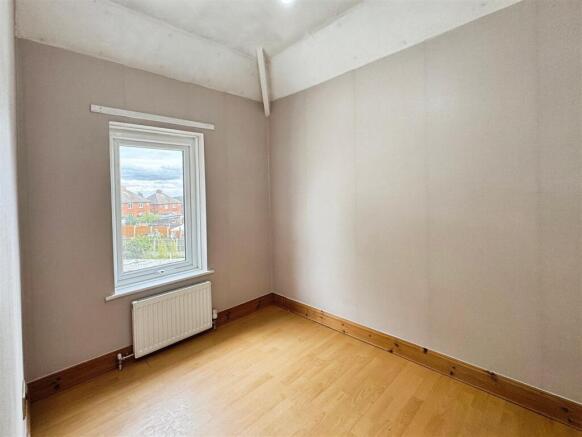 4 bed Semi-Detached for sale Image 12