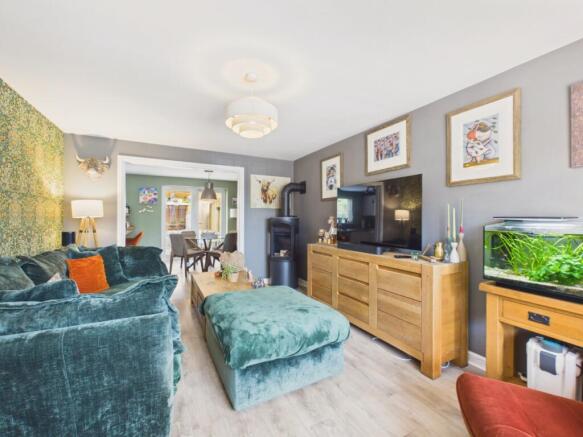 4 bed Semi-Detached for sale Image 10