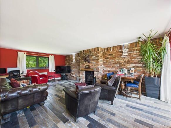 4 bed Detached for sale Image 5