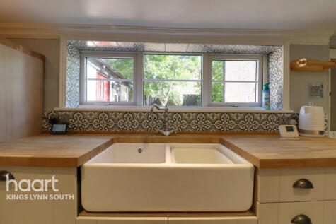 The Causeway, Stowbridge