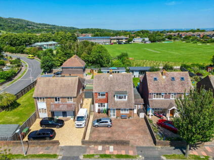 Stuart Avenue, Eastbourne, BN21 1UR