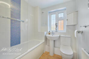 32, Elizabeth Fry Place, London SE18 4LA