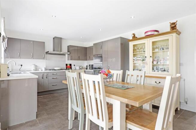20 Gresley Way - kitchen.jpg