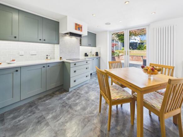 The Avenue, Dronfield, Derbyshire, S18 photo 4