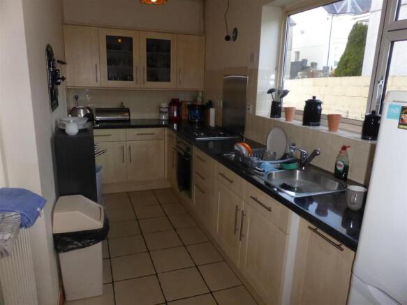 KITCHEN/BREAKFAST RO
