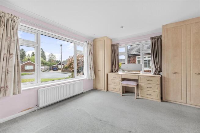 Clinton Close, Knaphill, Woking, Surrey, GU21 photo 3