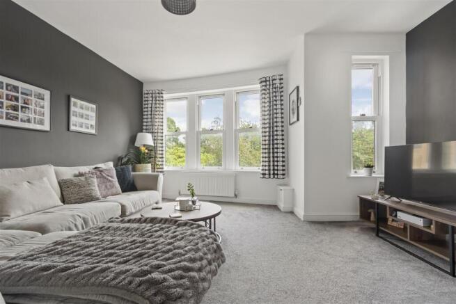 2 bed Flat for sale Image 6