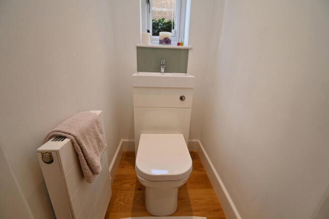 4 bed Detached for sale Image 12