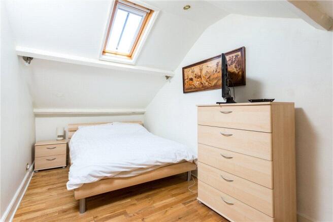 3 bed Apartment for sale Image 9