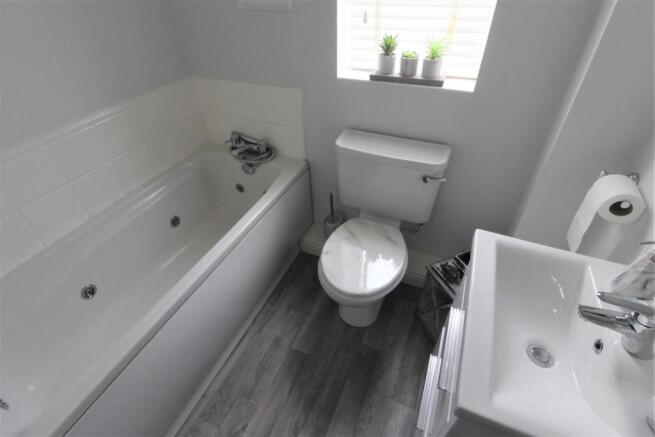 FAMILY BATHROOM