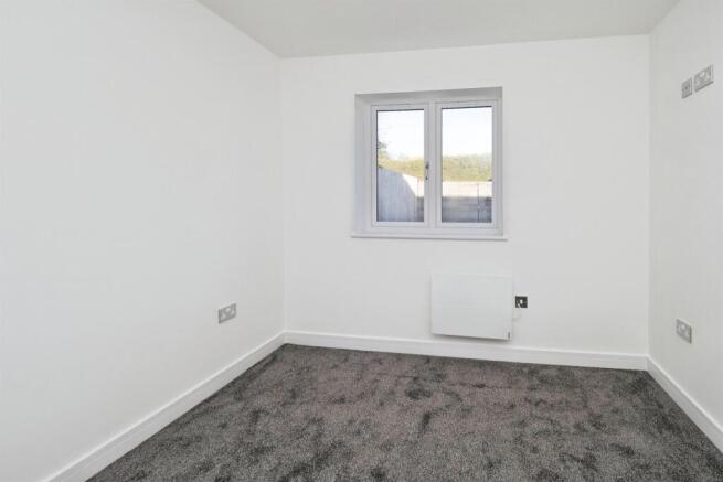2 bed Terraced Bungalow for sale Image 12