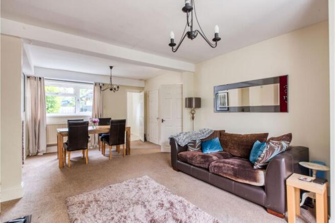 Lounge/Dining Room