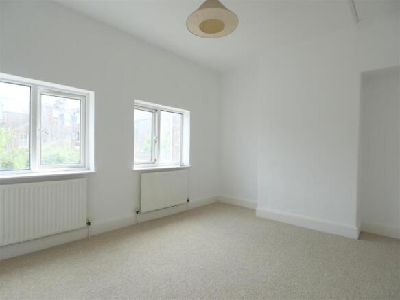 2 bed Terraced for sale Image 10