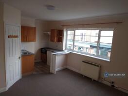 Flat 3, King Georges Place, High Street, Maldon CM9 5BZ