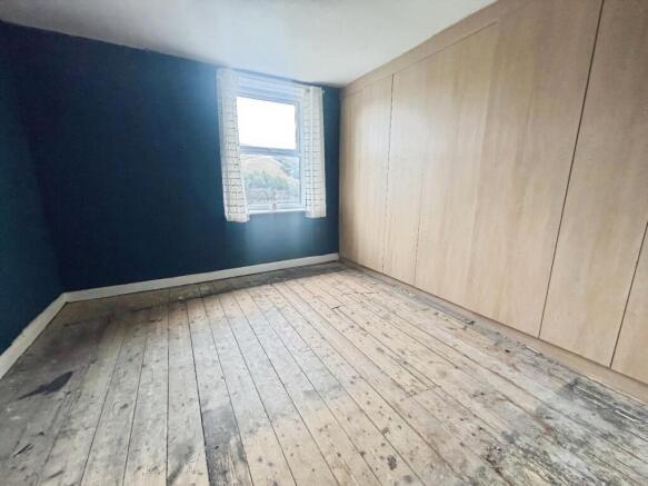 3 bed Terraced for sale Image 7