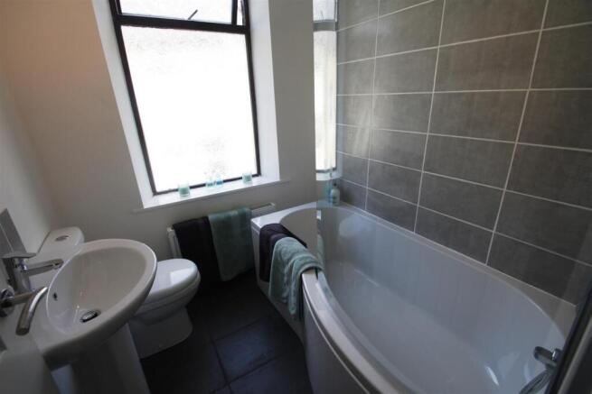 2 bed End of Terrace to rent Image 6
