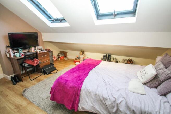 4 bed Terraced to rent Image 8