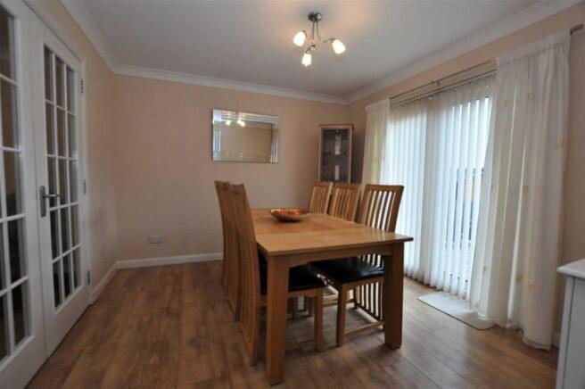 9 Dining Room (3).JPG