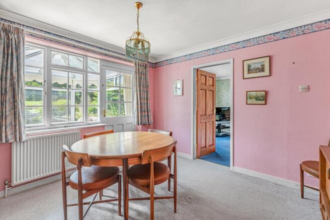 4 bed Bungalow for sale Image 8