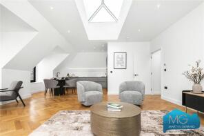 Flat 5, Sunside Court, Oakleigh Park South, Whetstone, London N20 9JU