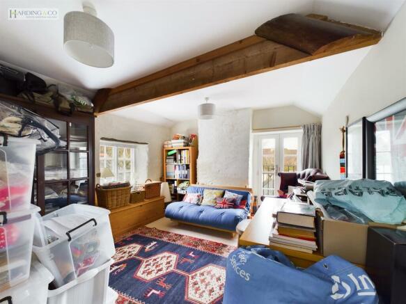 Bedroom 4.jpg