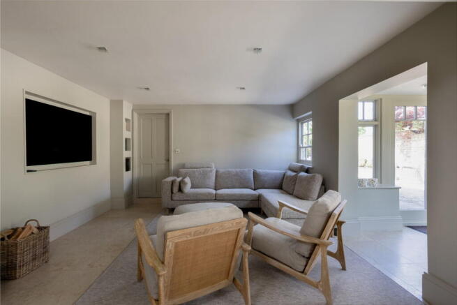 6 bed Town House for sale Image 12