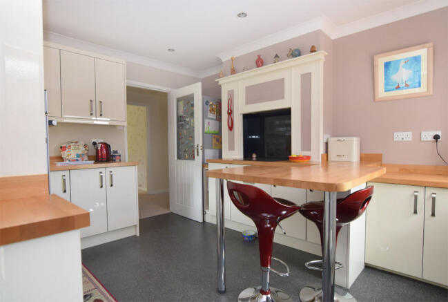 kitchen / breakfa...