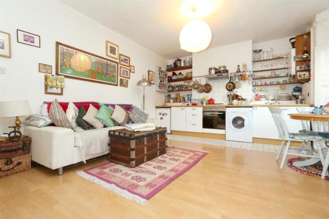 Lounge/Kitchen