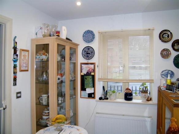 kitchen 2.JPG