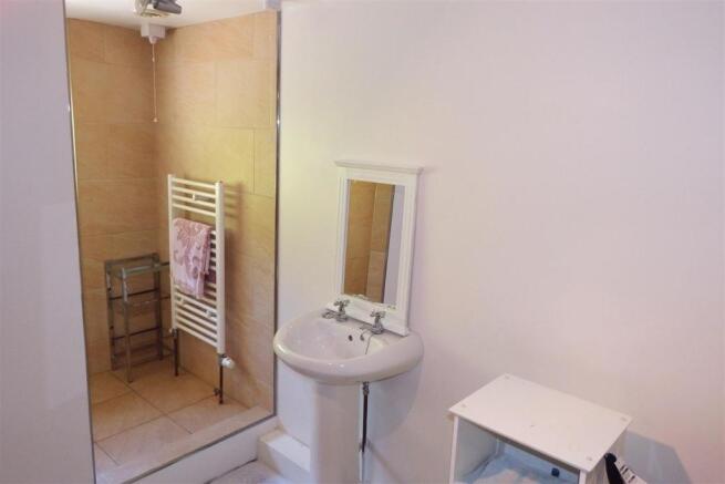 Shower/Utility room