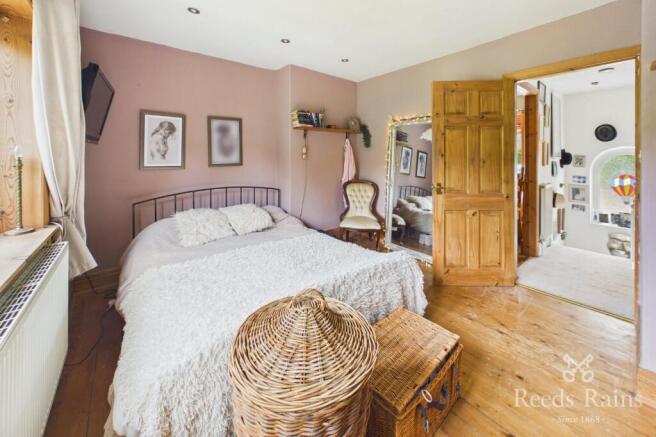 2 bed Semi-Detached for sale Image 12