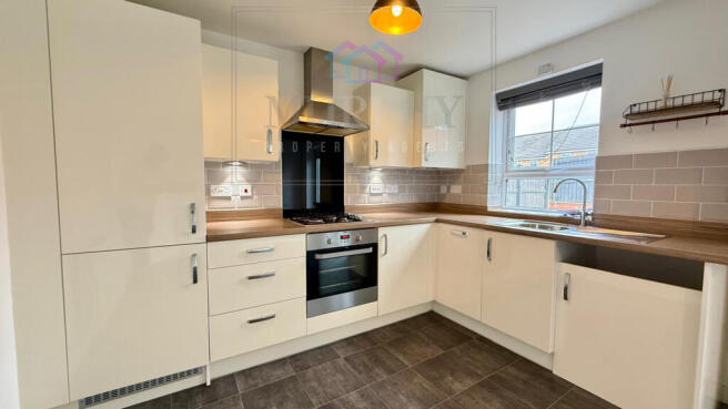 3 bed Semi-Detached for sale Image 6