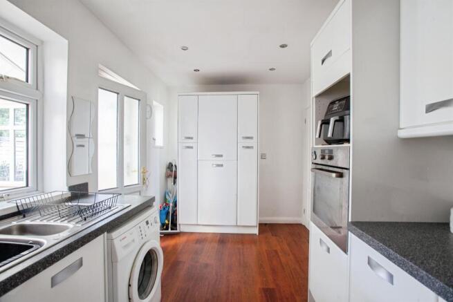 2 bed Terraced for sale Image 5