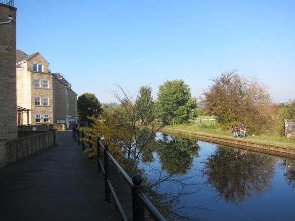 2 bed Apartment to rent Image 12