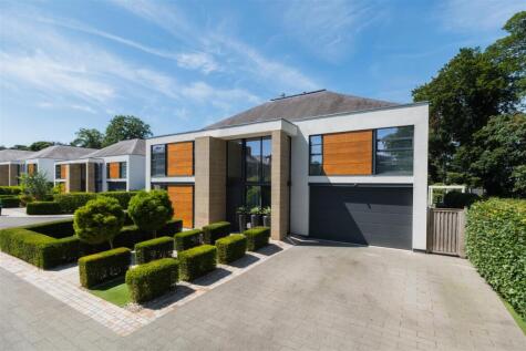 An immaculately presented and contemporary detached family home in Hartford